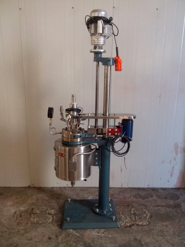 TFCF系列--电动升降釜盖、开启式电加热炉3