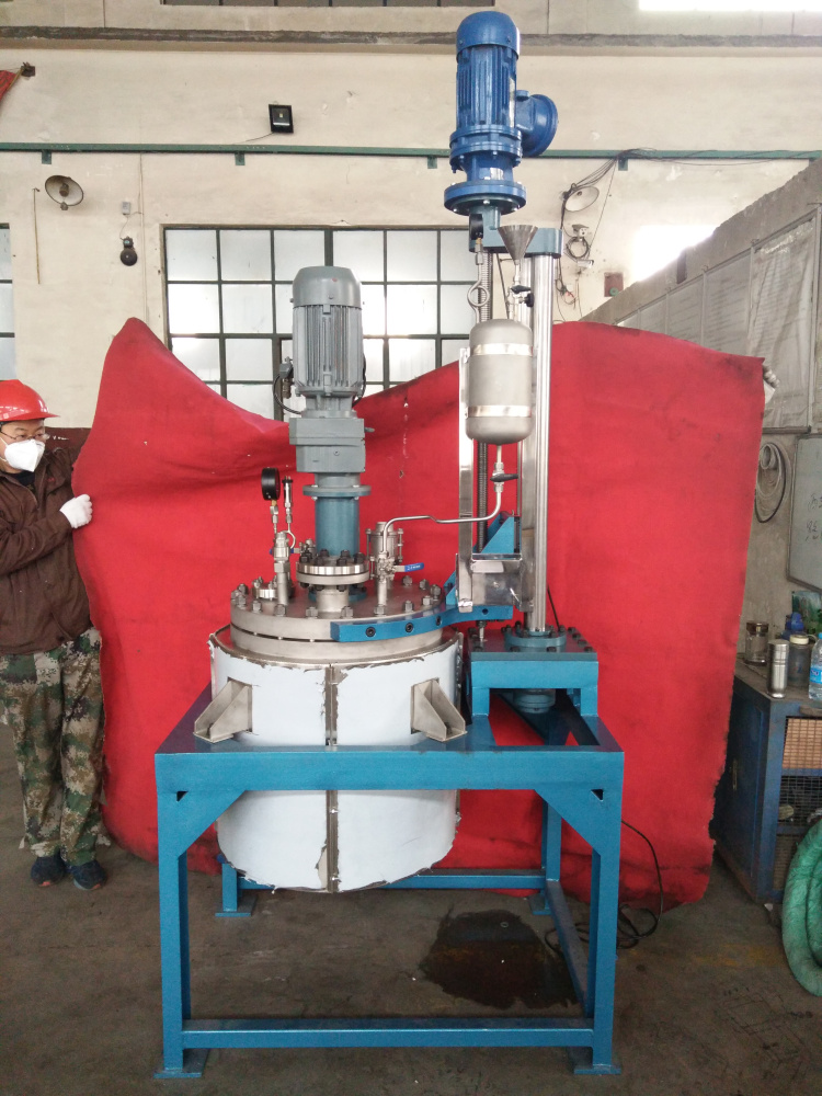 TFCF系列--电动升降釜盖、直连搅拌、带在线加料罐1